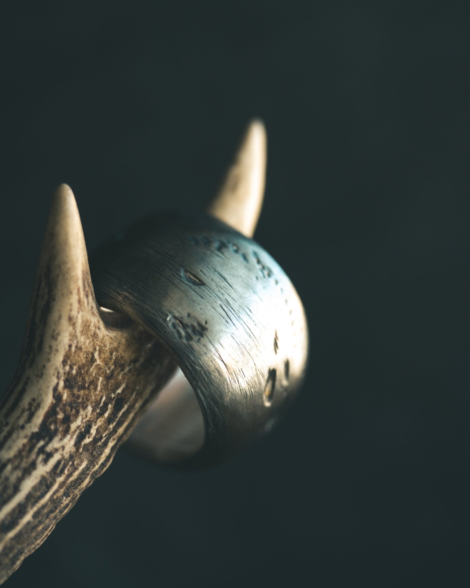 Crafting Eternity: The Art of Bespoke Wax-Carved Wedding Bands - Machinations