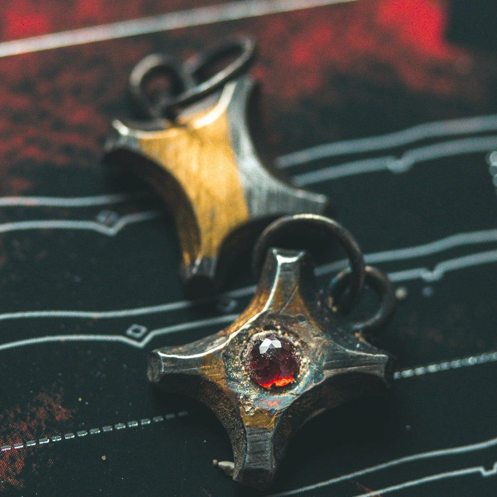 Beyond the vale Amulets - Machinations