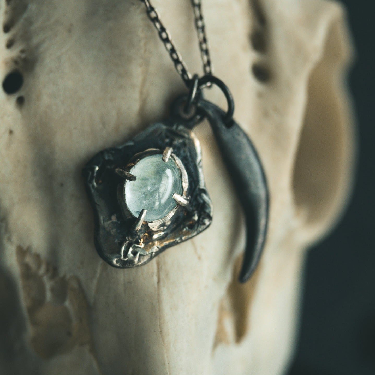 Beyond the vale Aquamarine cabochon Amulets - Machinations