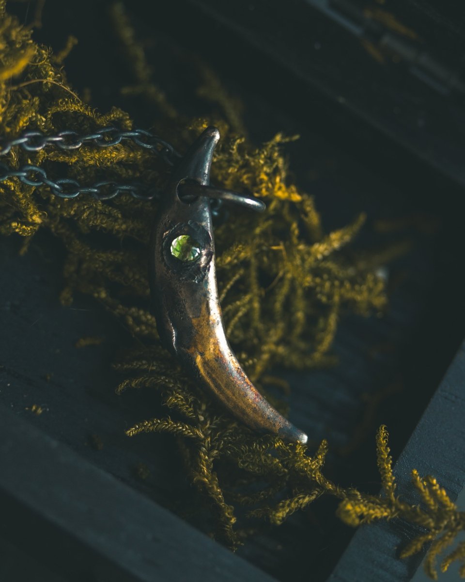 Fox Fang Pendant with Rare Tsavorite Garnet – Sterling Silver Talisman of Adaptability, Intuition & Heart - Centered Strength One of a Kind – Ready to Ship - Machinations