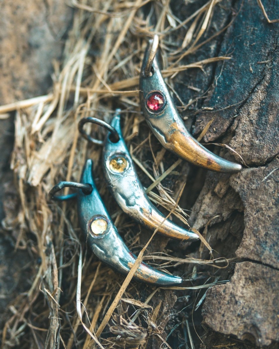 Fox Fang Pendant with Rose - Cut Peridot: A Symbol of Cunning, Growth, and Renewal - Machinations