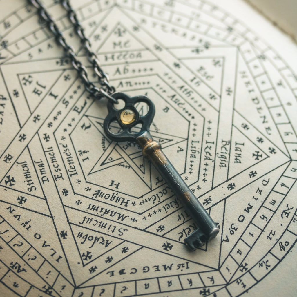 Hekate's Crossroads Key with Peridot - Machinations