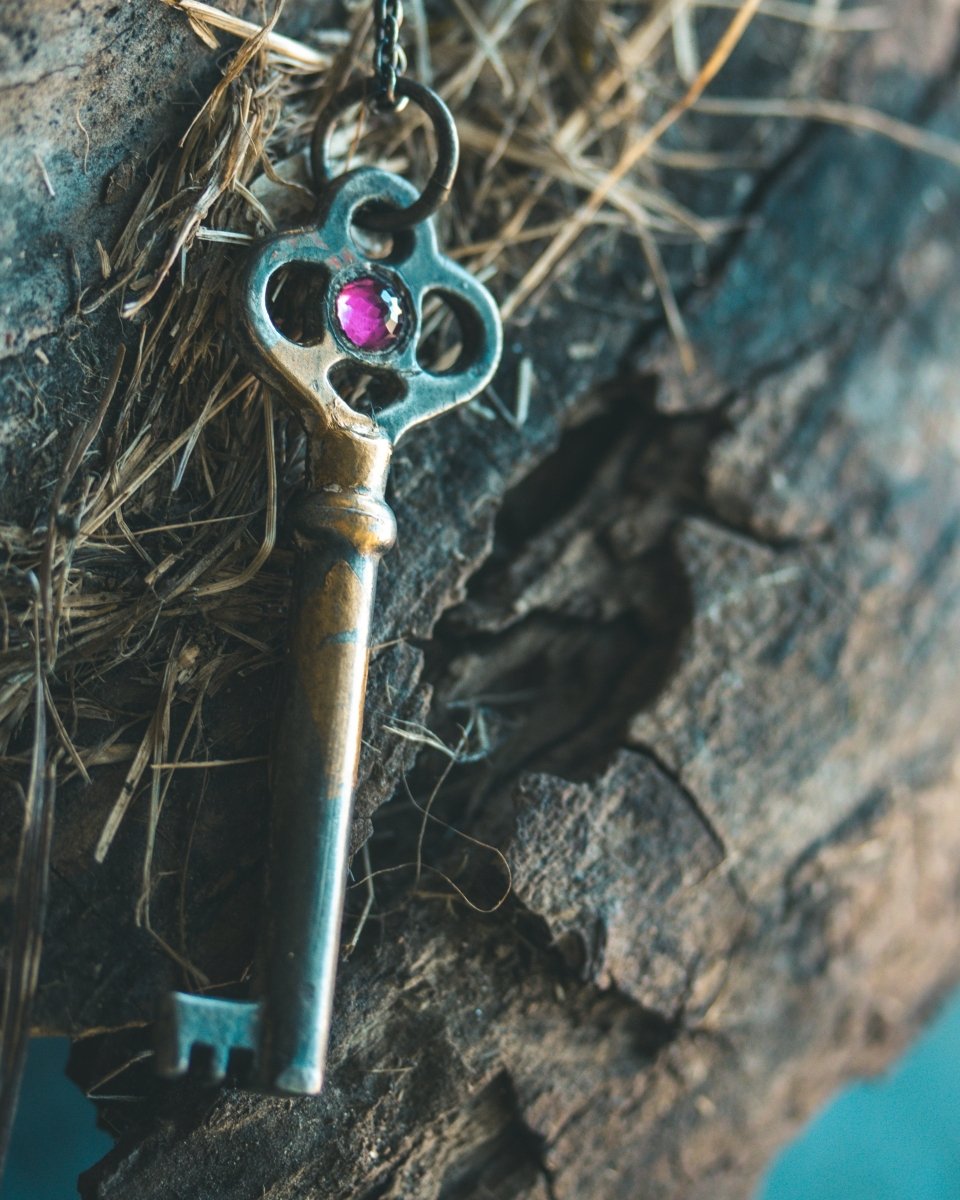 Hekate’s Crossroads Key with Rhodolite Garnet: A Talisman of Transformation, Passion, and the Power of Choice - Machinations