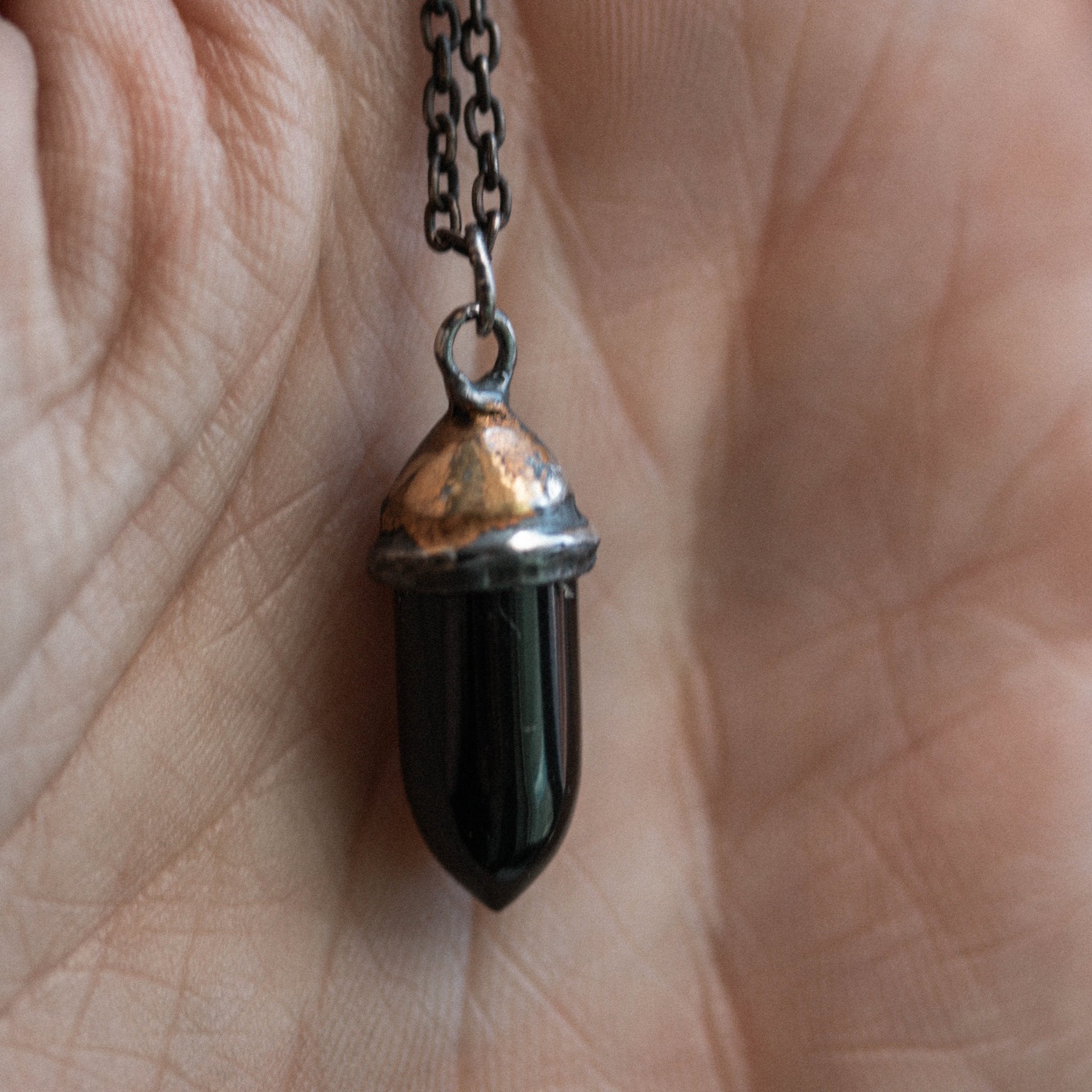 Knight Amulet Black Onyx - Machinations