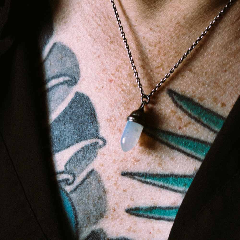 Knight Amulet Moonstone - Machinations