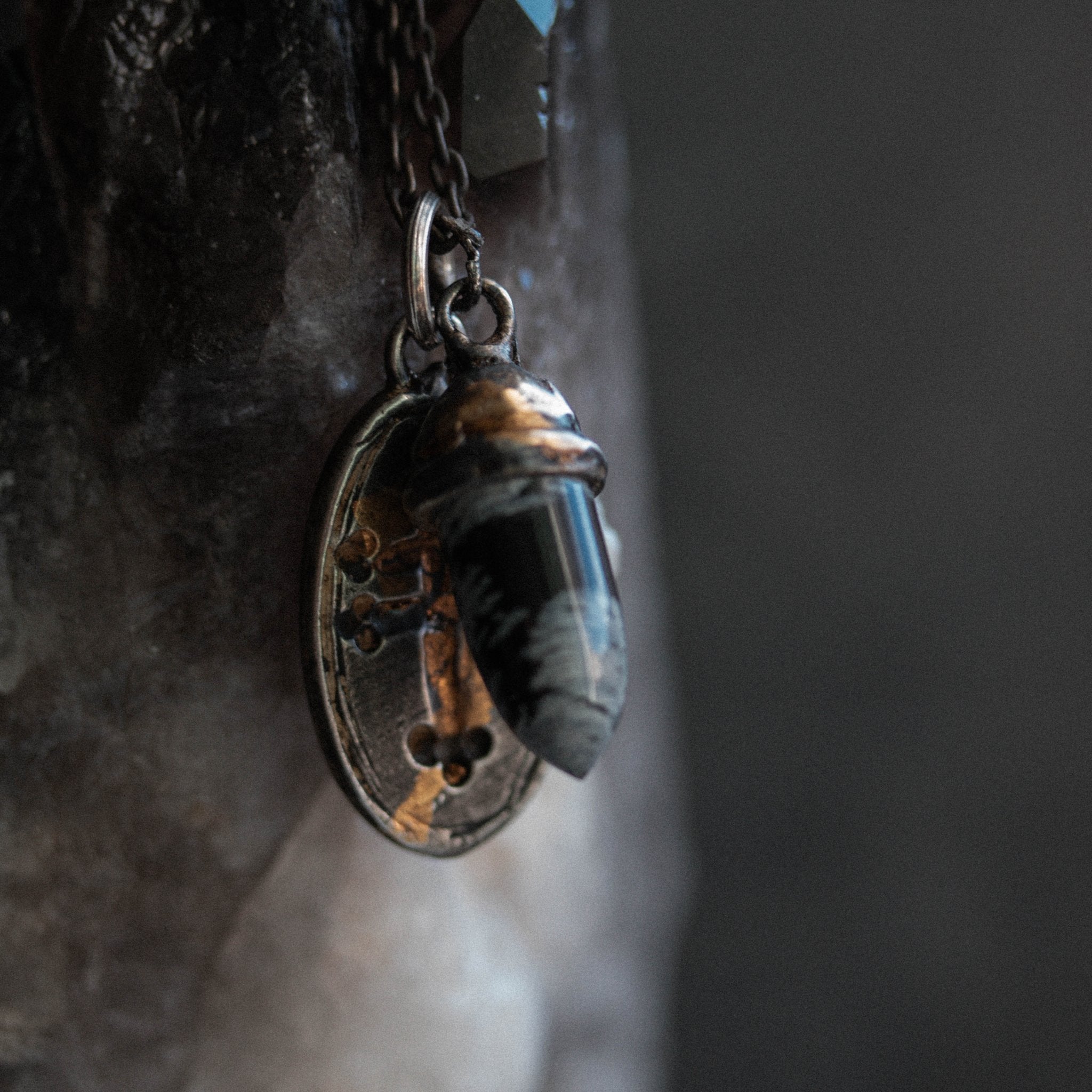 Knight Amulet Snowflake Obsidian - Machinations