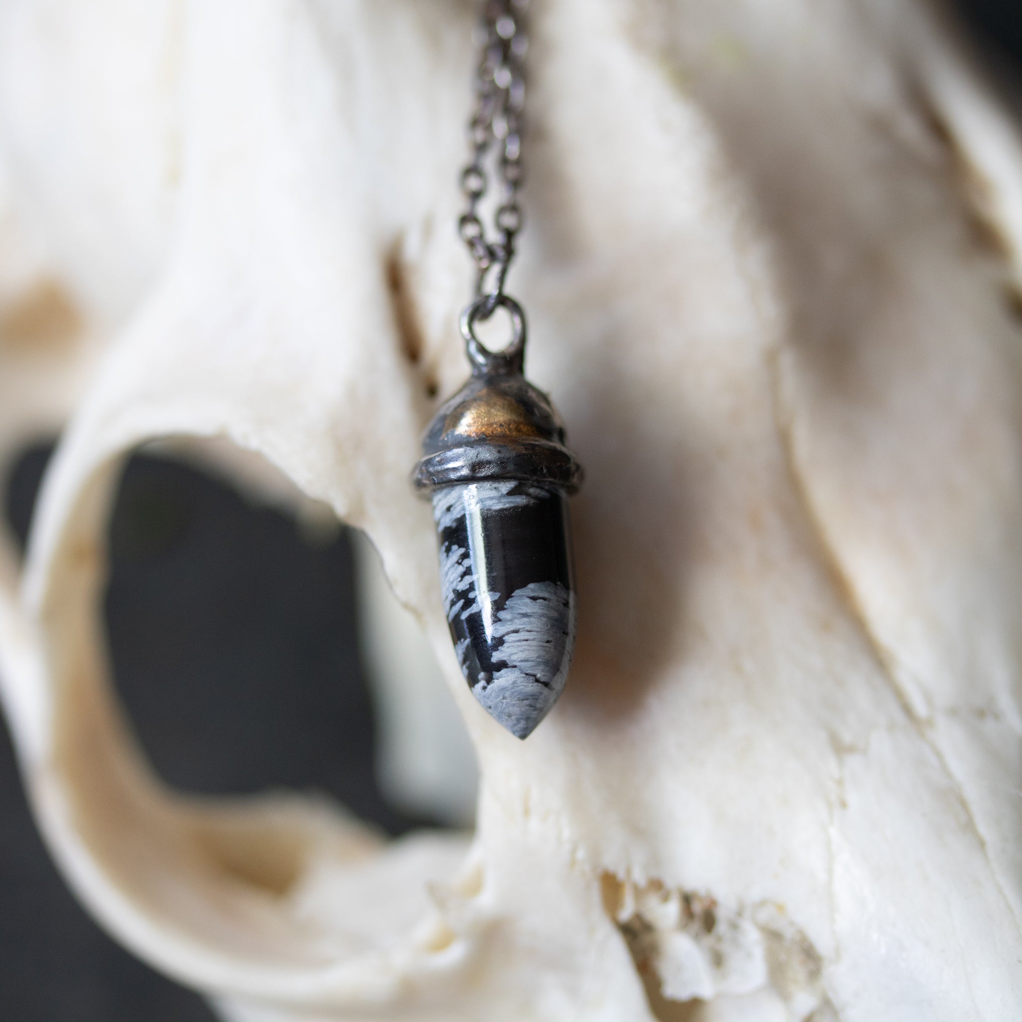 Knight Amulet Snowflake Obsidian - Machinations