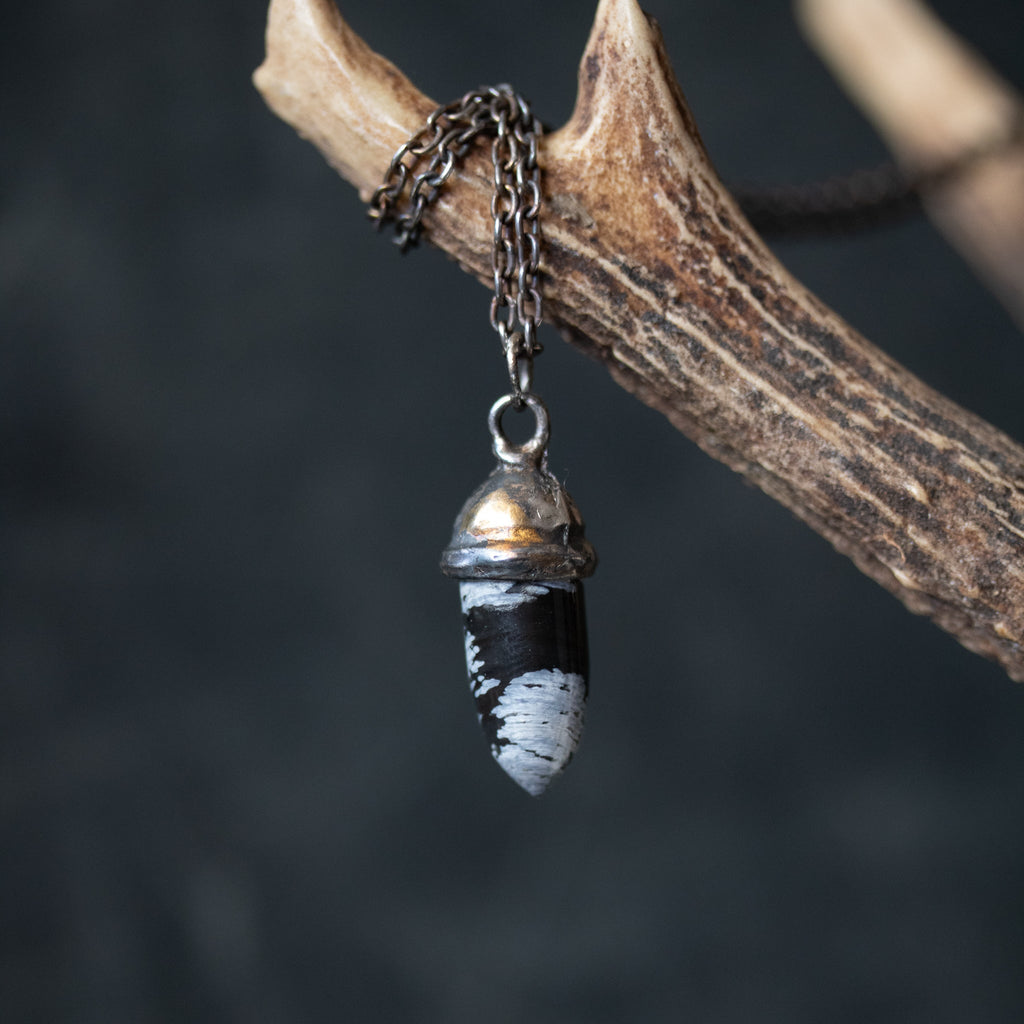 Knight Amulet Snowflake Obsidian - Machinations
