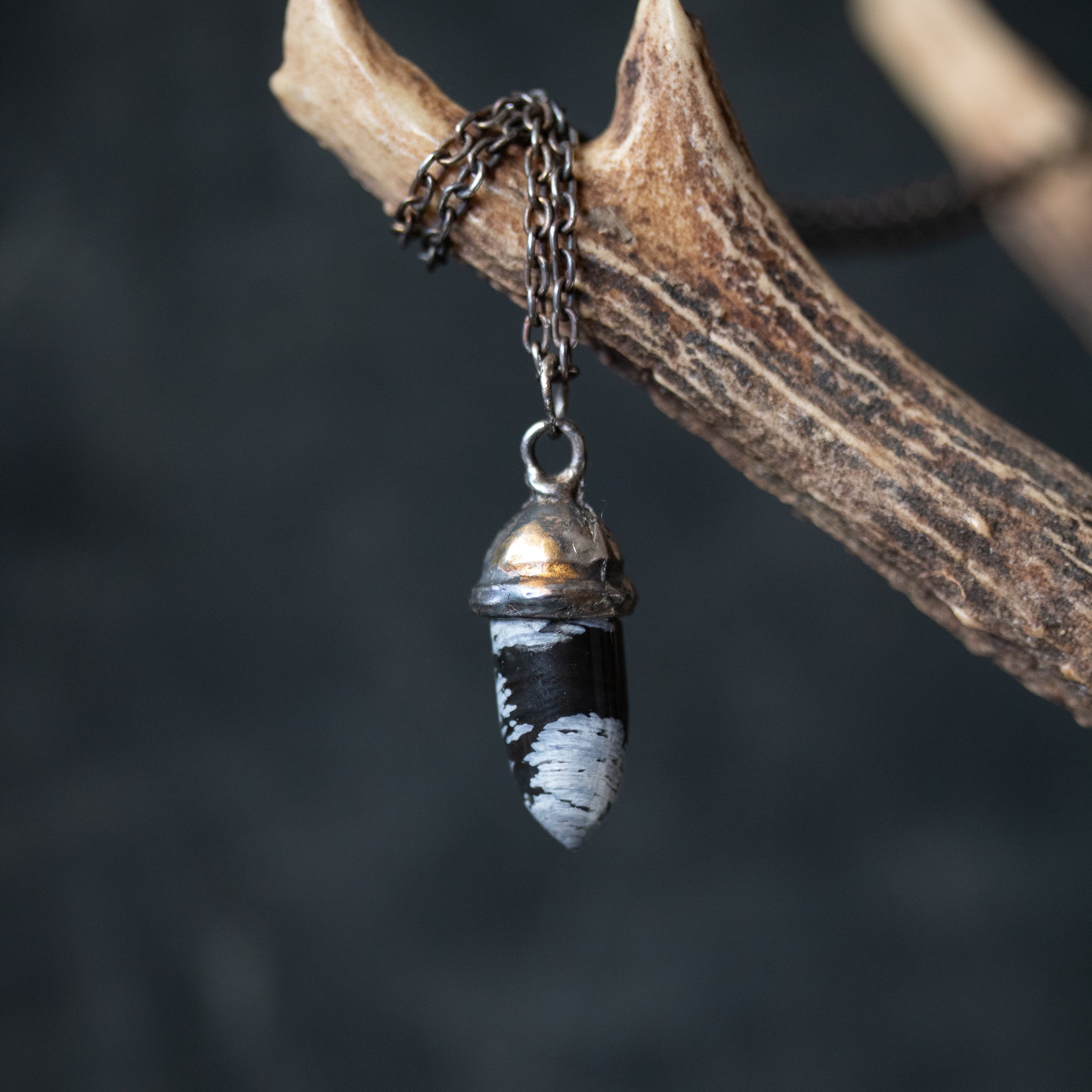 Knight Amulet Snowflake Obsidian - Machinations