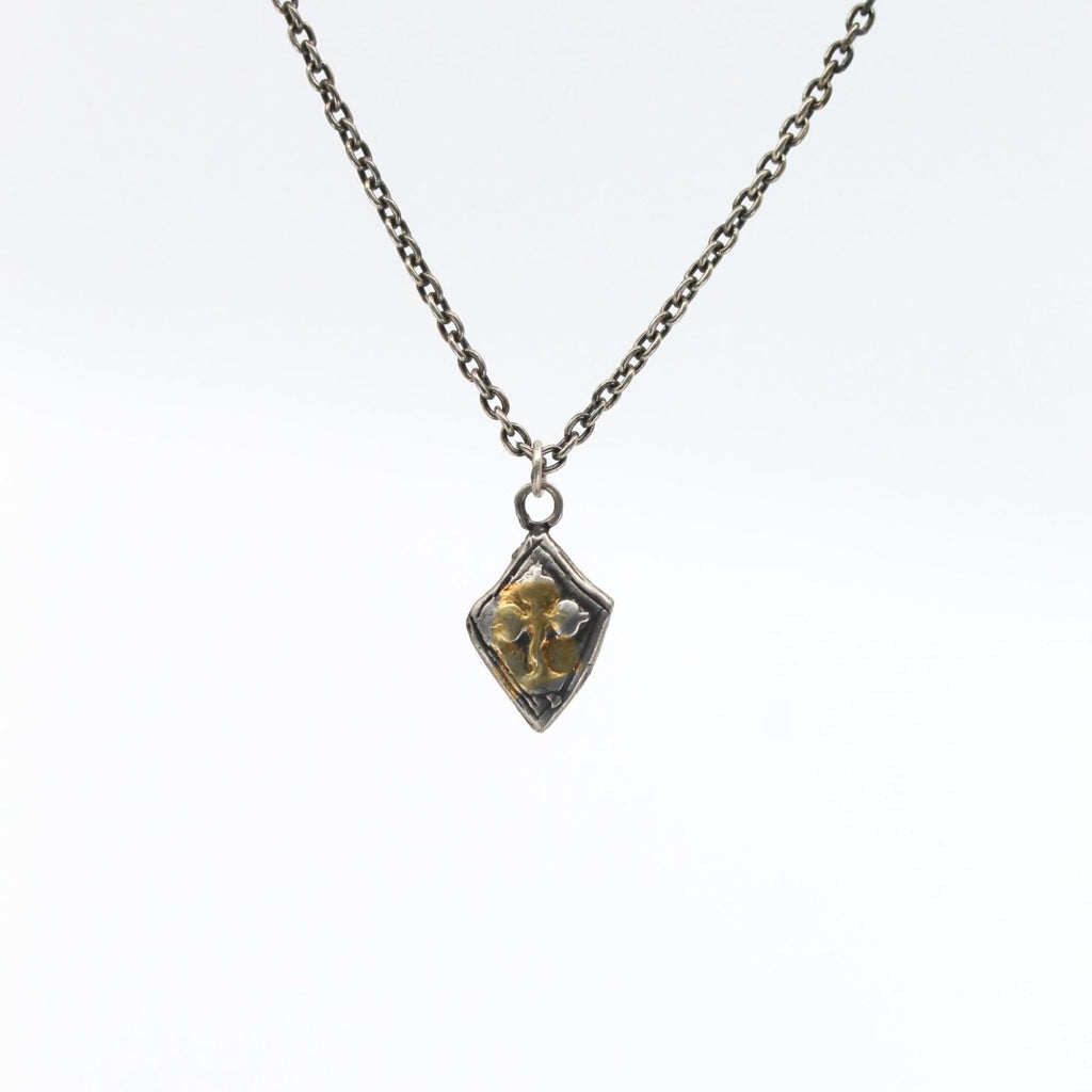 Knight Amulet The Three Leafed Clover Shield - Machinations