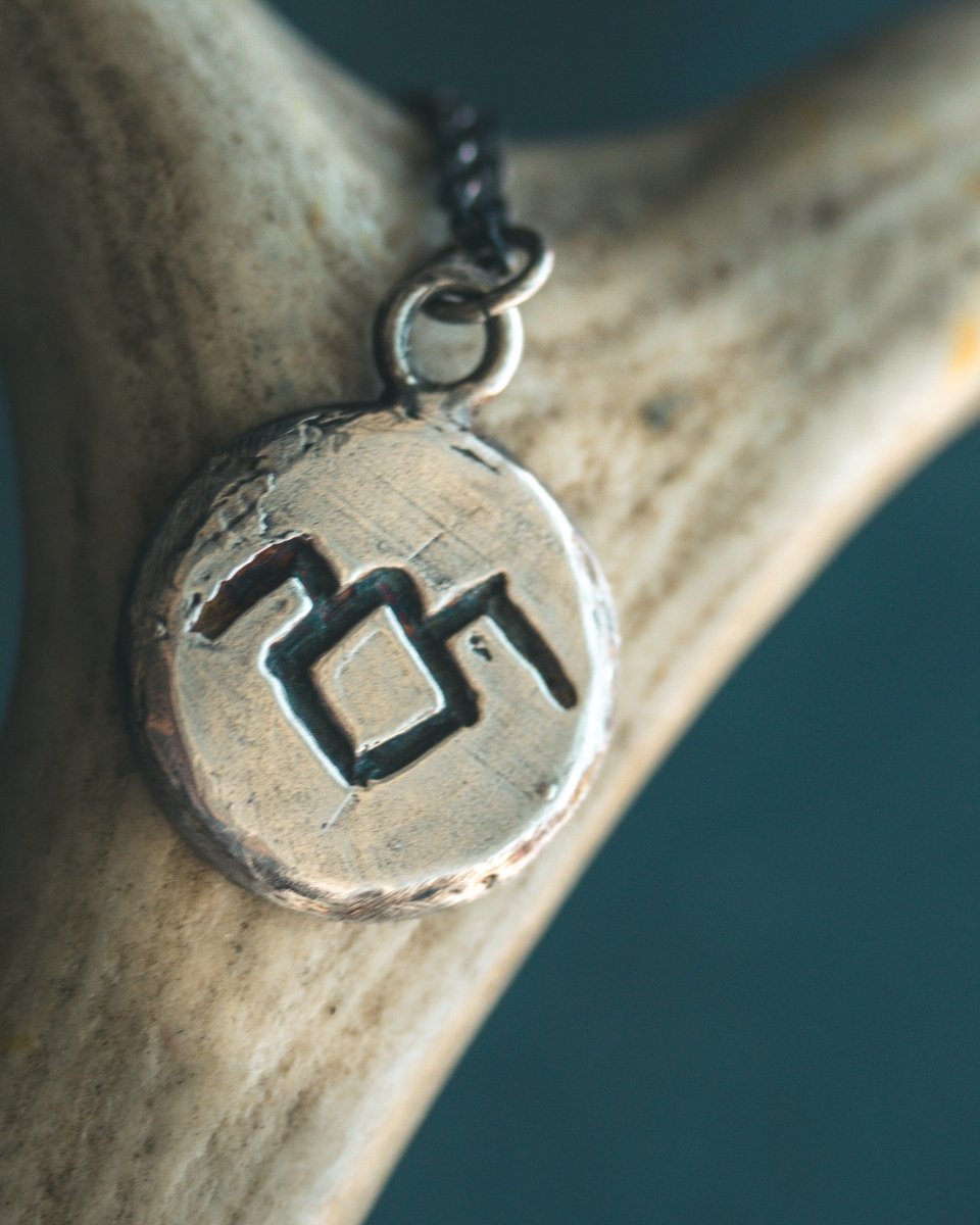 Limited Edition “The Owls Are Not What They Seem” Pendant – A Tribute to Mystery & Lynchian Lore - Machinations