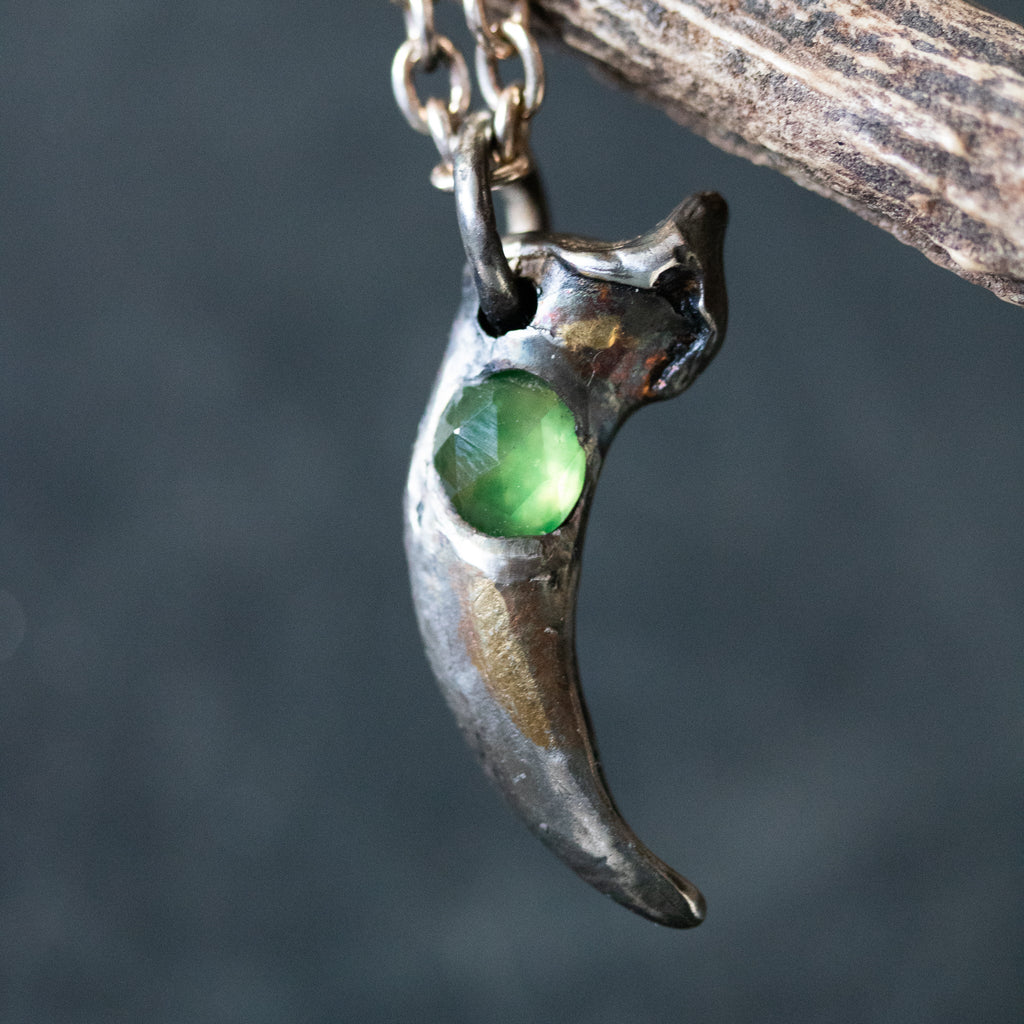 Lupus Spiritus Claw Grossular Garnet - Machinations