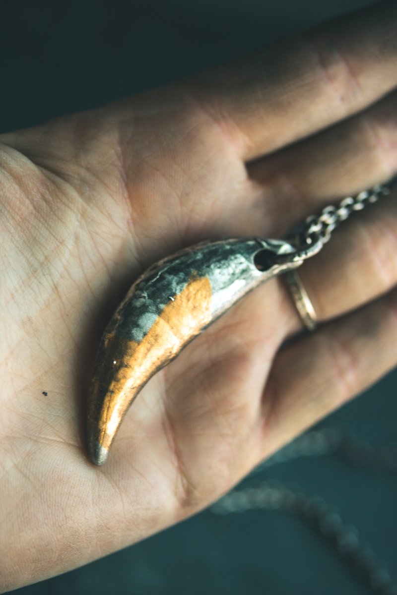 Lupus Spiritus Fang Pendant – A Symbol of Strength, Alchemy & Guardianship - Machinations