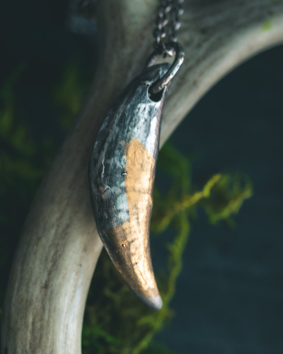 Lupus Spiritus Fang Pendant – A Symbol of Strength, Alchemy & Guardianship - Machinations