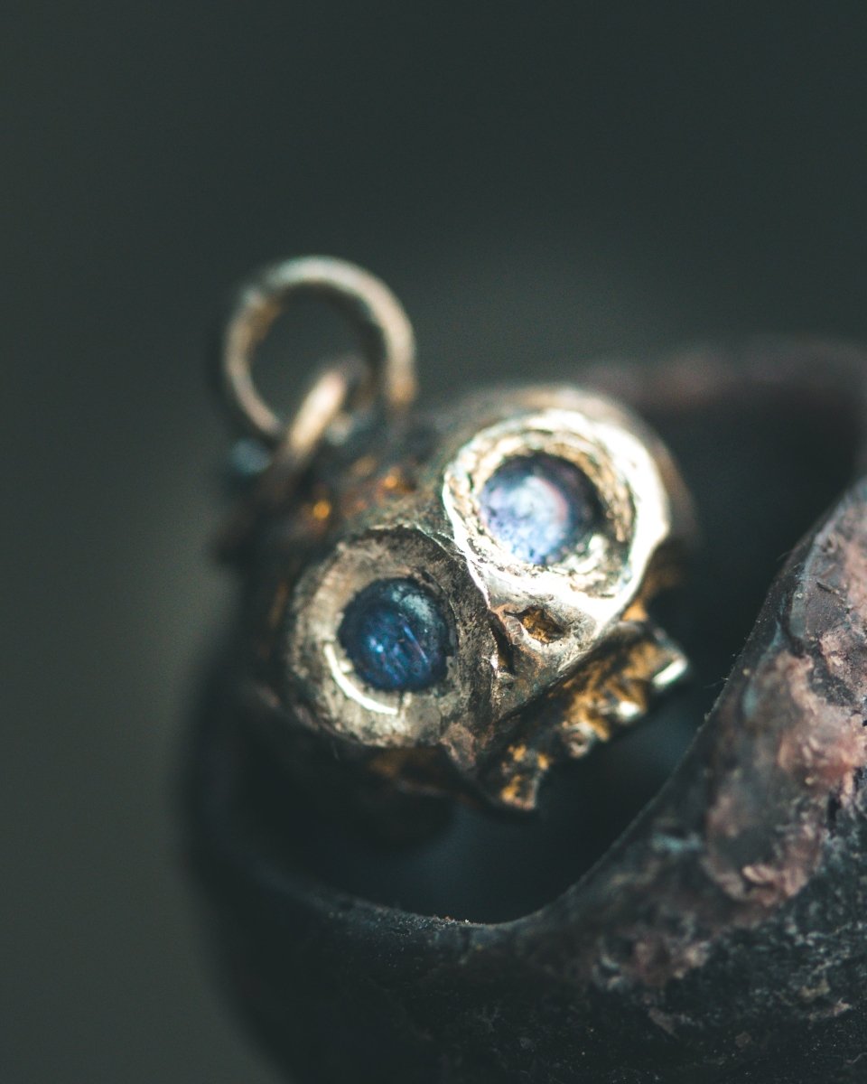 Memento Mori Skull Charm with Cabochon Tanzanite – Sterling Silver & 23.5K Gold | Talisman of Life, Death and Higher Consciousness - Machinations