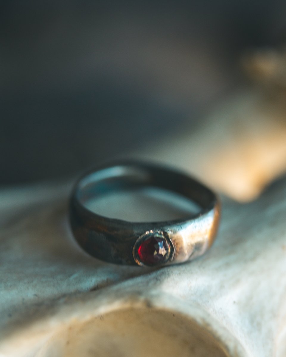Mixed metals STIRRUP RING garnet limited edition - Machinations