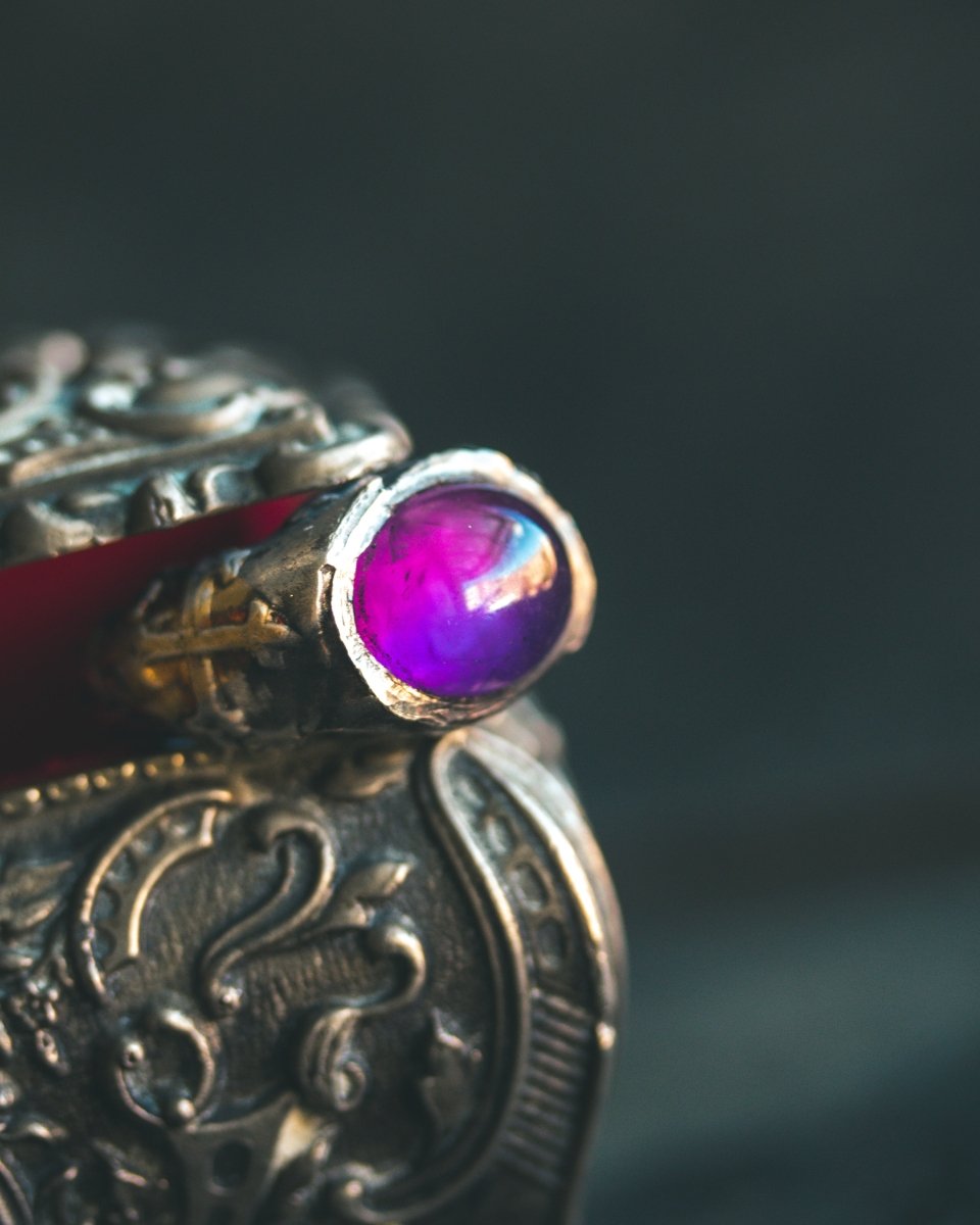Oculus Amethyst Ring: Your Personal Scrying Stone - Machinations