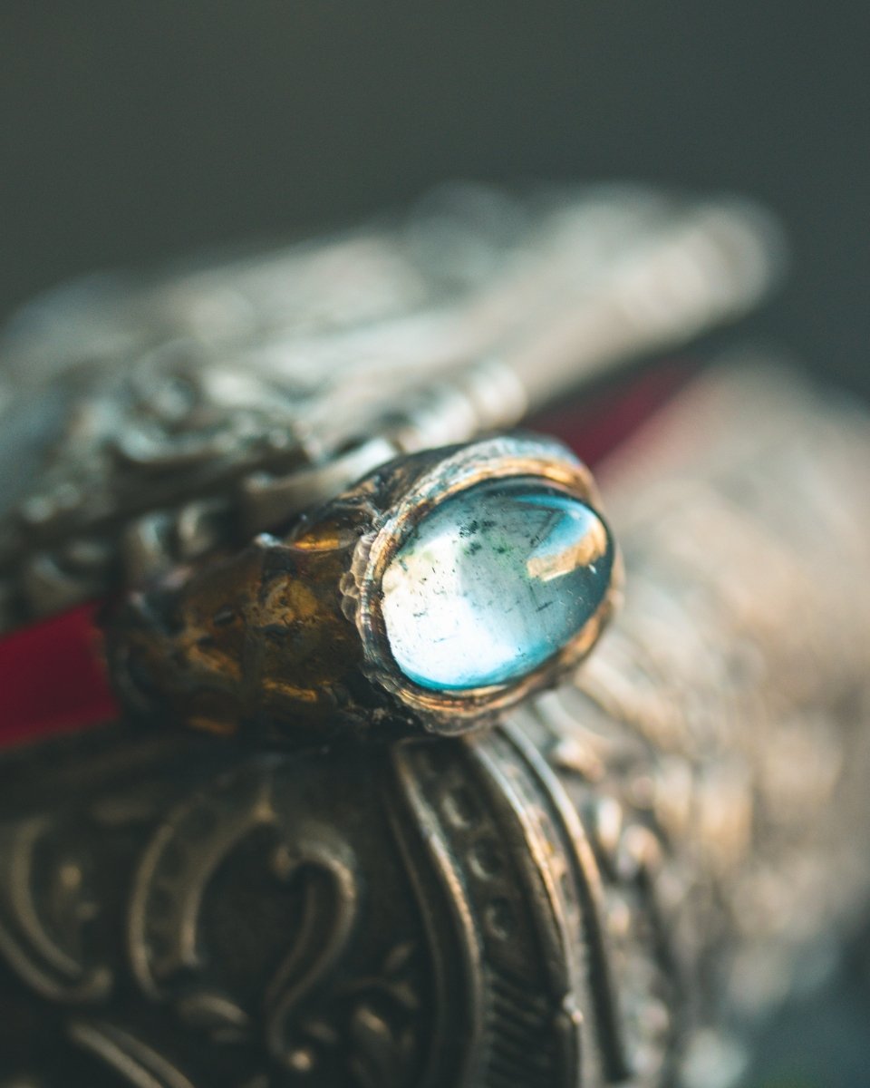 Oculus Aquamarine Ring: Your Personal Scrying Stone - Machinations