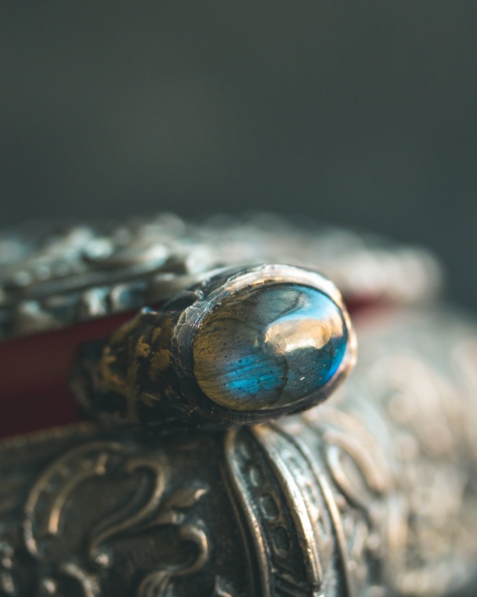 Oculus Labradorite Ring: Your Personal Scrying Stone - Machinations