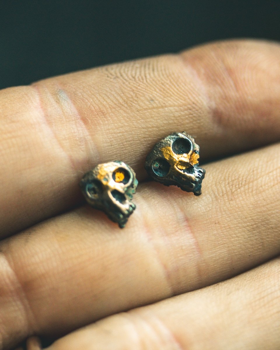 Skull Stud Earrings: A Symbol of Mortality, Strength, and Rebirth - Machinations