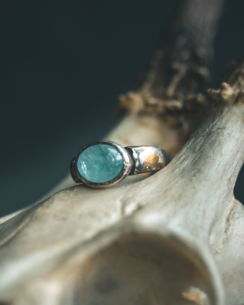Stirrup Ring | Sterling Silver | 23K Gold | Aquamarine with Rainbow Inclusion - Machinations