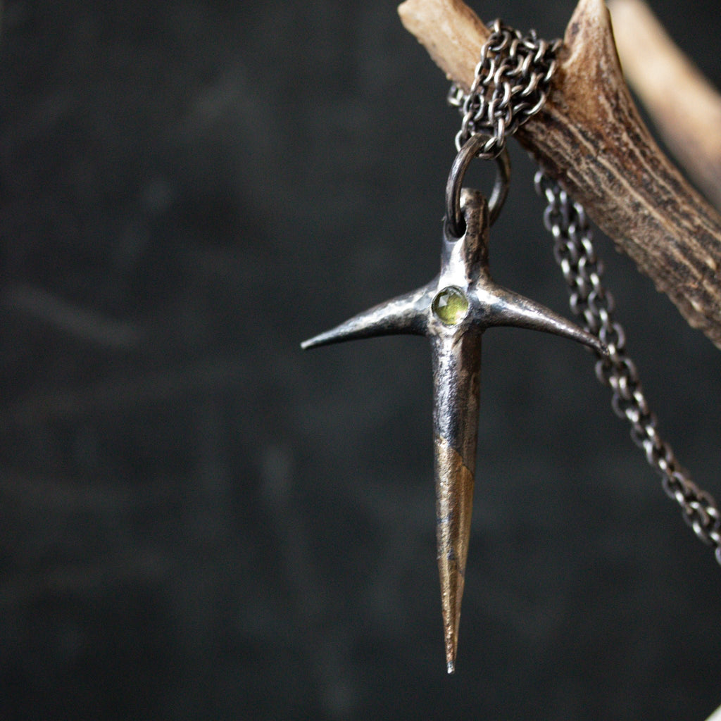 Thorn large with Peridot - Machinations