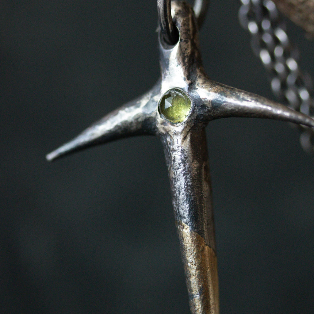 Thorn large with Peridot - Machinations