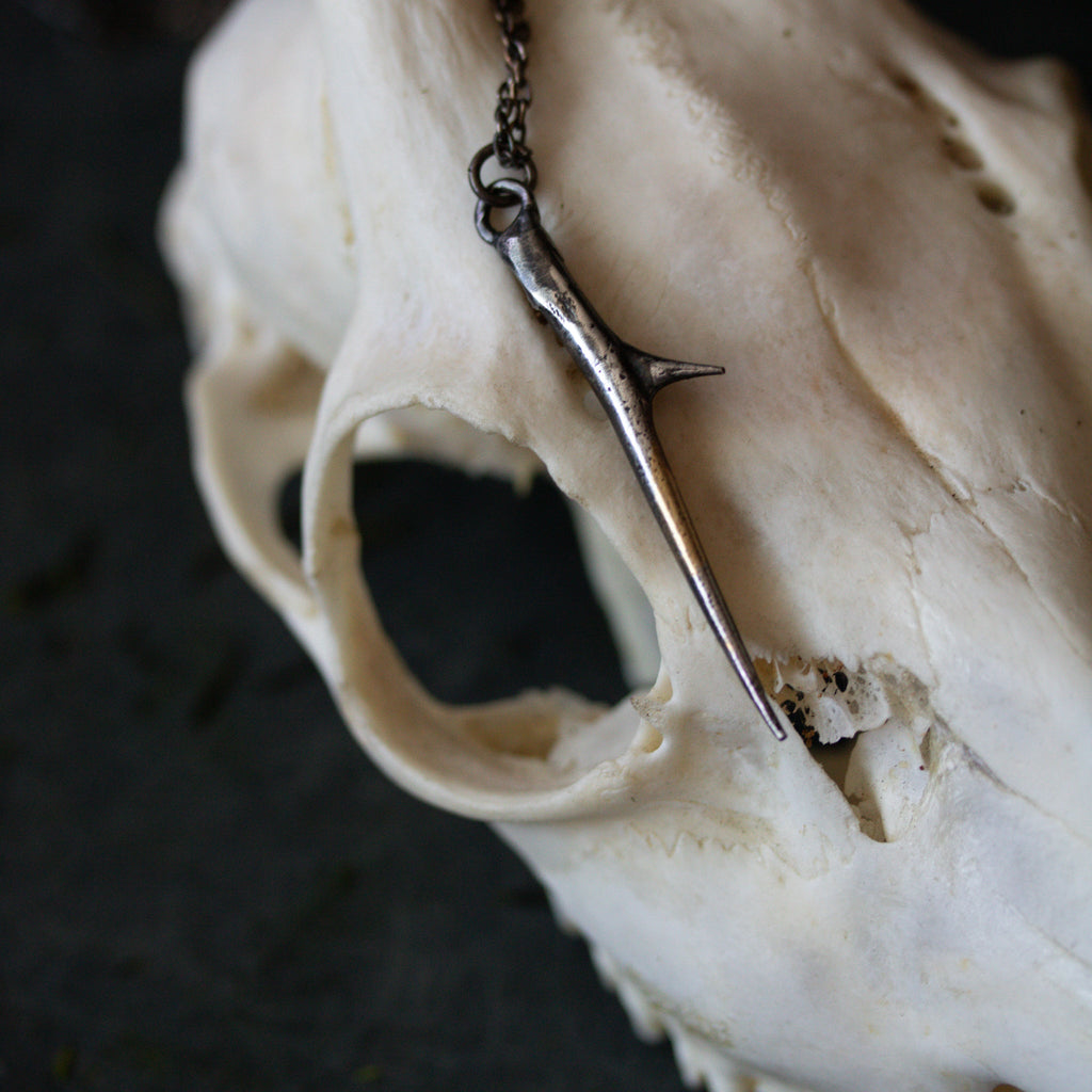 Thorn Pendent - Machinations