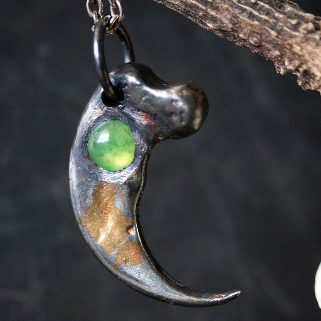 Ursa With Grossular Garnet - Machinations