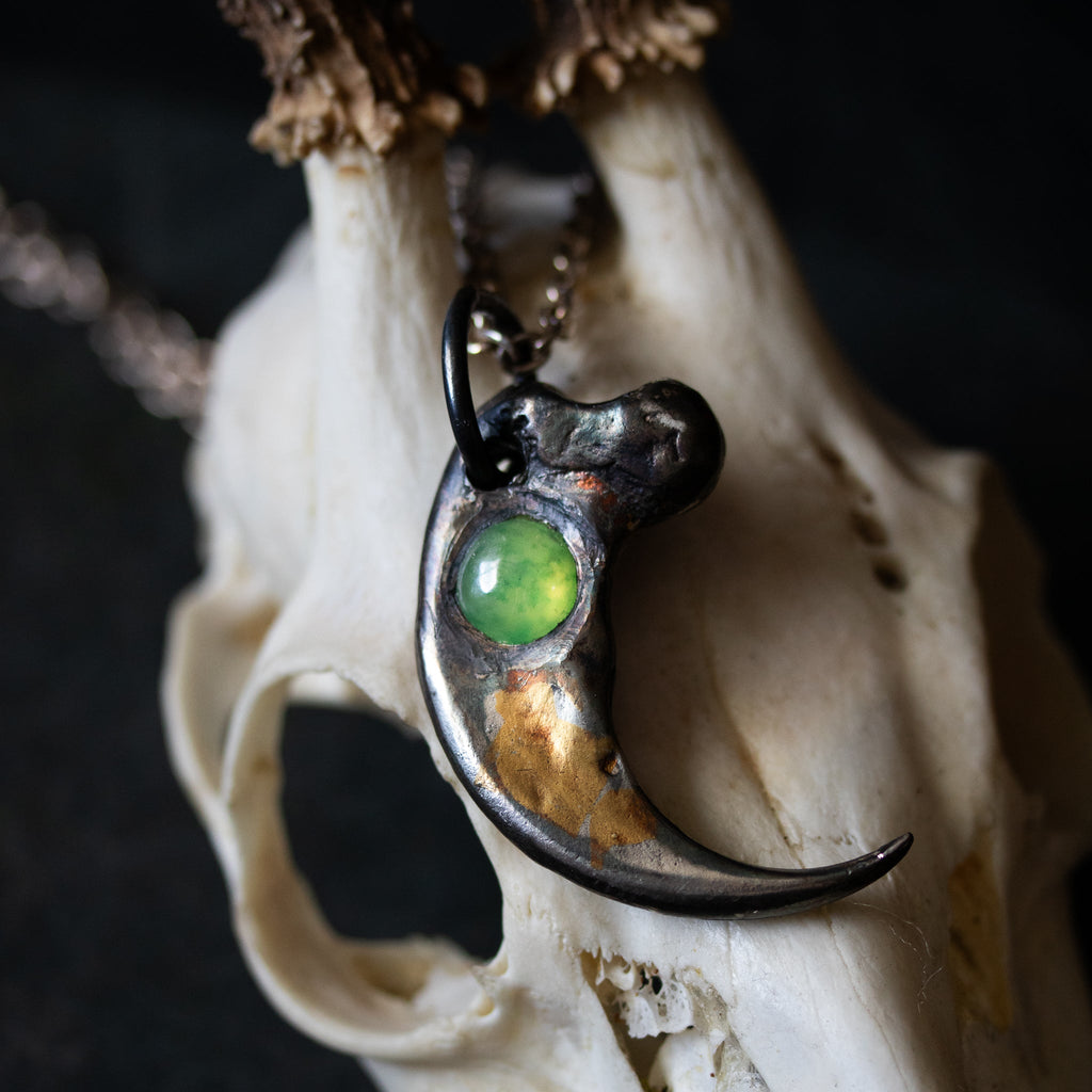 Ursa With Grossular Garnet - Machinations