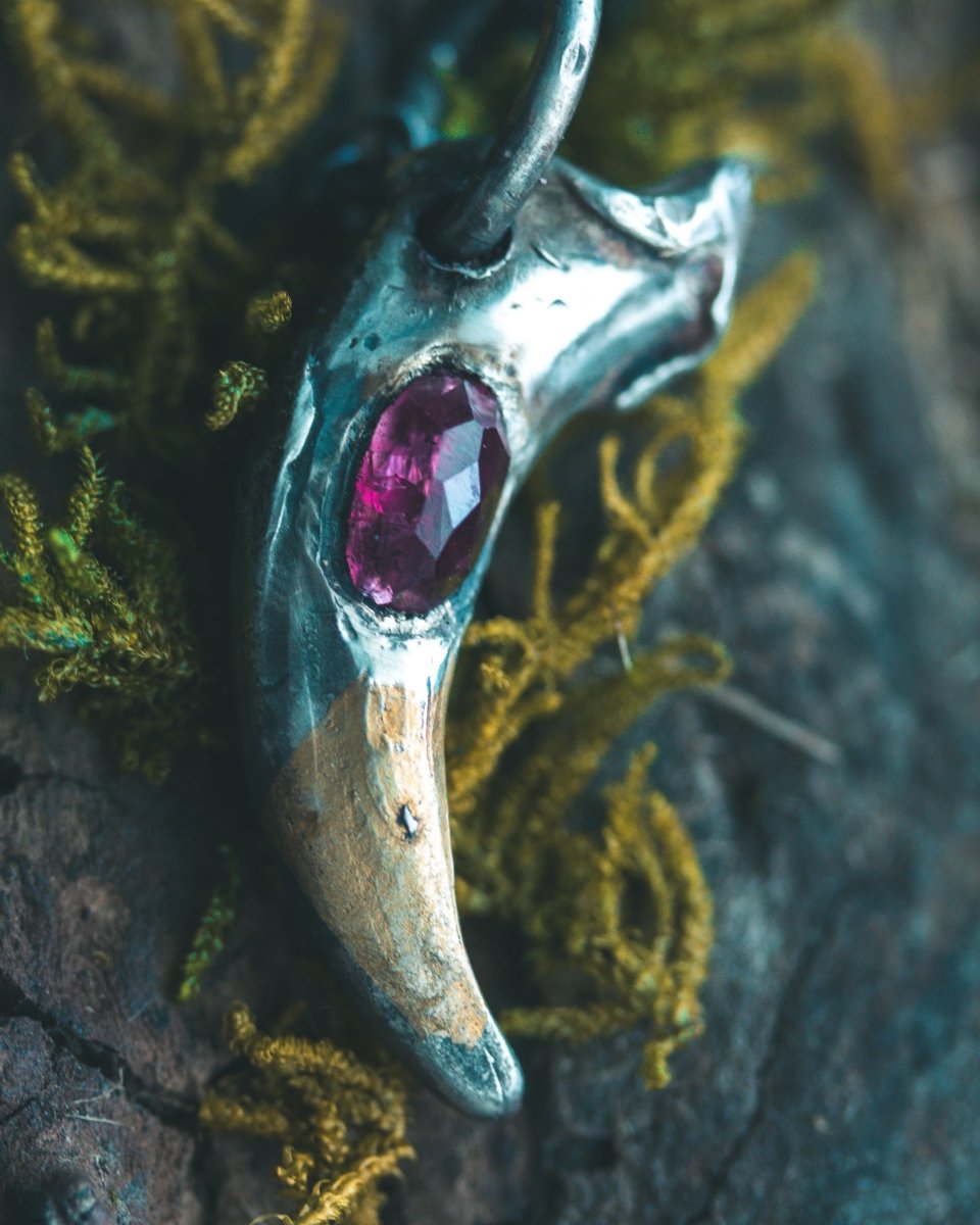 Wolf Claw Pendant – Rhodolite Garnet, Sterling Silver & 23.5K Gold | Wild Talisman of Passion, Protection, and Inner Strength - Machinations