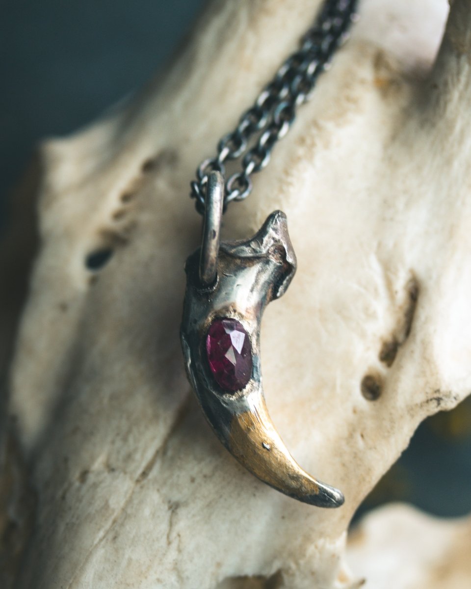 Wolf Claw Pendant – Rhodolite Garnet, Sterling Silver & 23.5K Gold | Wild Talisman of Passion, Protection, and Inner Strength - Machinations