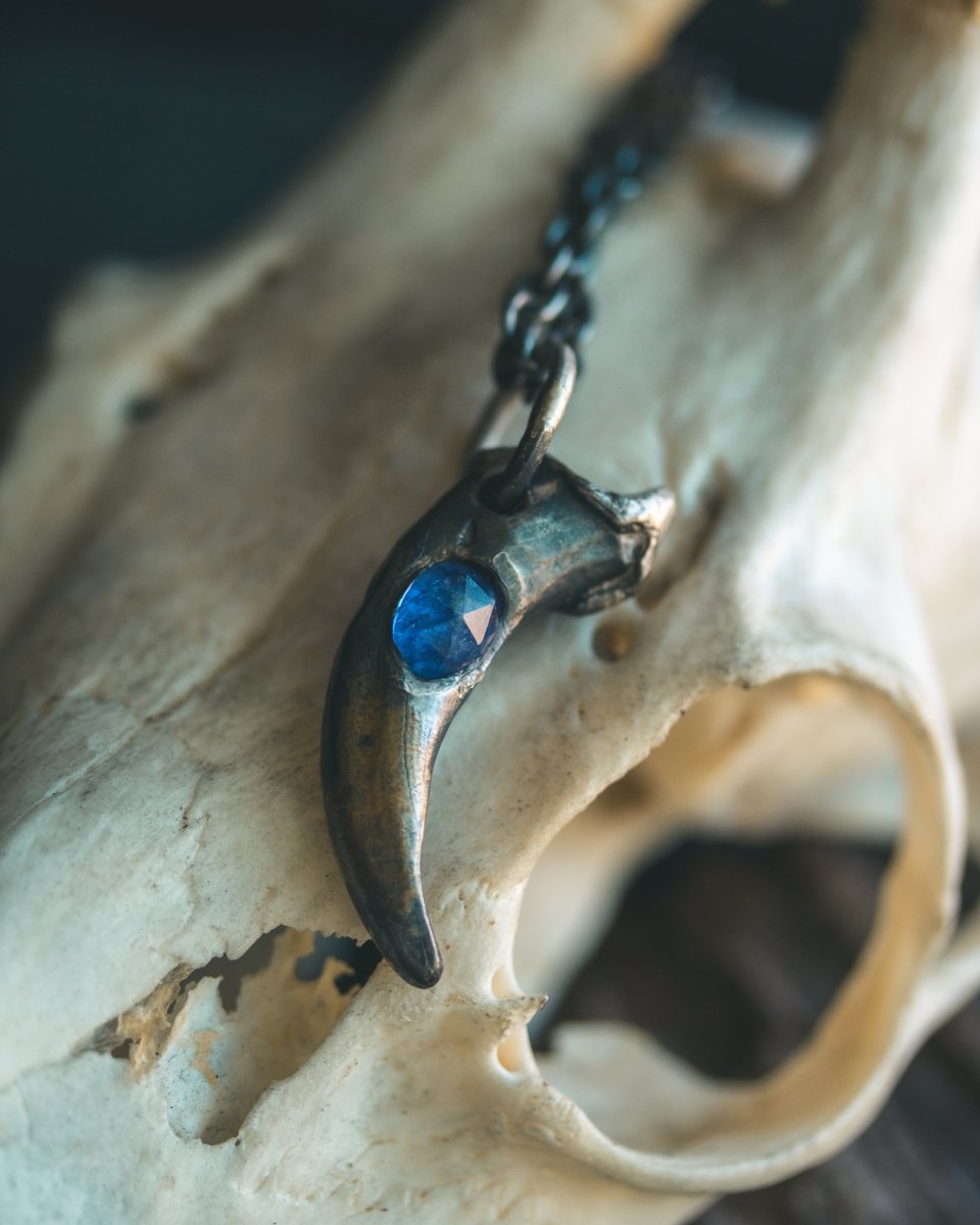 Wolf Claw Pendant with Tanzanite: Symbol of Guardianship, Transformation, and Higher Consciousness - Machinations